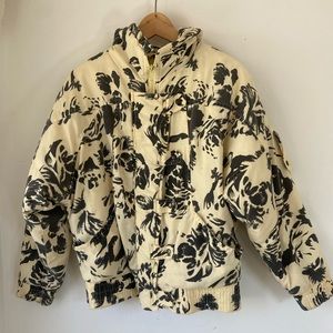 SOLD Vintage 80s puffer Japanese print puffer coat size small.-